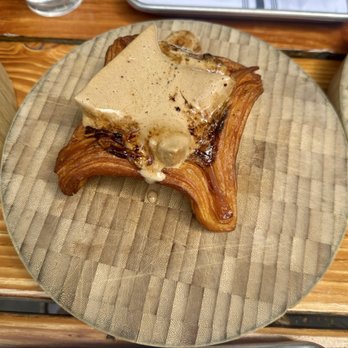 Izola - S'mores croissant - Bakeries Near Me - San Diego, California Izola - S'mores croissant - Bakeries Near Me - San Diego, California
