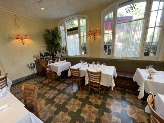 Hemmingway's Bistro by null