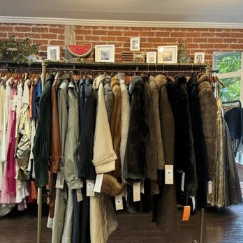 Vintage Ysj - fur coats, formal wear - Used, Vintage & Consignment Near Me - Sacramento, California