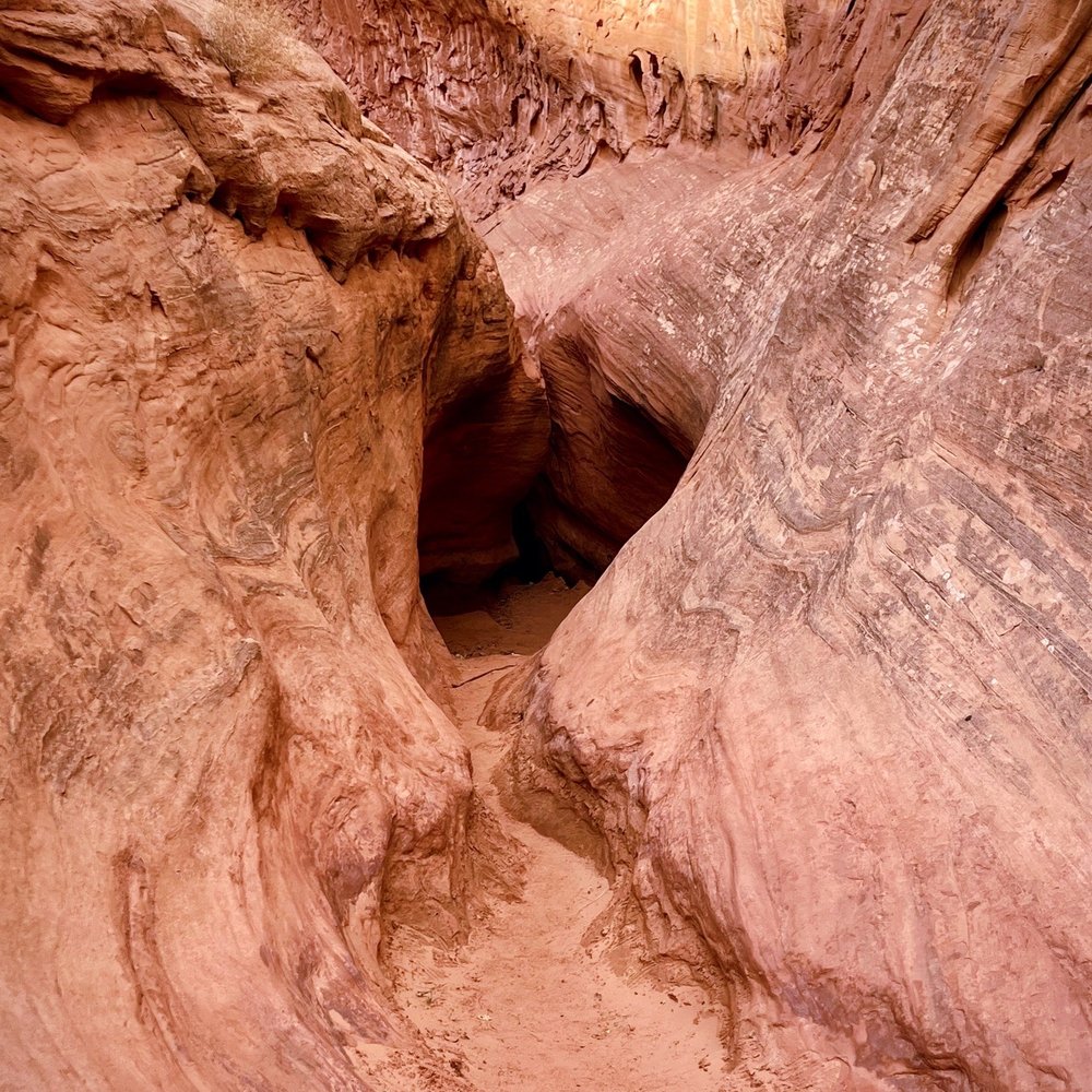 Leprechaun Canyon - Dead-end at one of the many side slot canyons along the wash - Hiking Near Me - Hanksville, Utah Leprechaun Canyon - Dead-end at one of the many side slot canyons along the wash - Hiking Near Me - Hanksville, Utah
