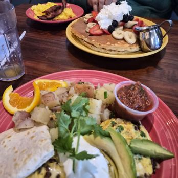 Four Sisters Cafe - Breakfast & Brunch Near Me - Roseville, California