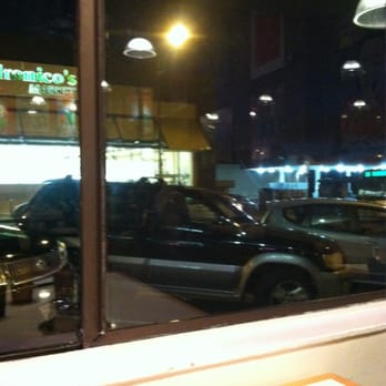 Zachary's Chicago Pizza - Window seat - Pizza Near Me - Berkeley, California Zachary's Chicago Pizza - Window seat - Pizza Near Me - Berkeley, California