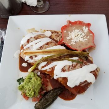 La Sinaloense - Burrito de pollo ($3.00 más para mojado) - Seafood Near Me - Chula Vista, California La Sinaloense - Burrito de pollo ($3.00 más para mojado) - Seafood Near Me - Chula Vista, California