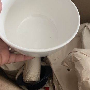 Hapi Moving - Unboxing glass dishes - Movers Near Me - Brooklyn, New York