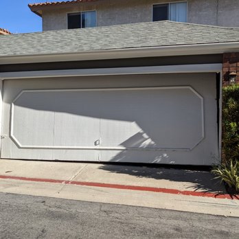 Spirit Garage Doors - Before - Garage Door Services Near Me - Costa Mesa, California Spirit Garage Doors - Before - Garage Door Services Near Me - Costa Mesa, California