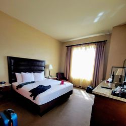 Drury Plaza Hotel in Santa Fe - Comfortable bedroom
