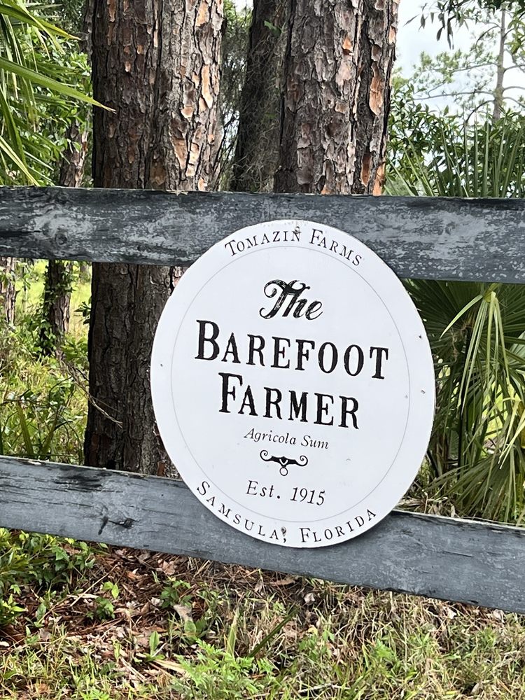The Barefoot Farmer Logo