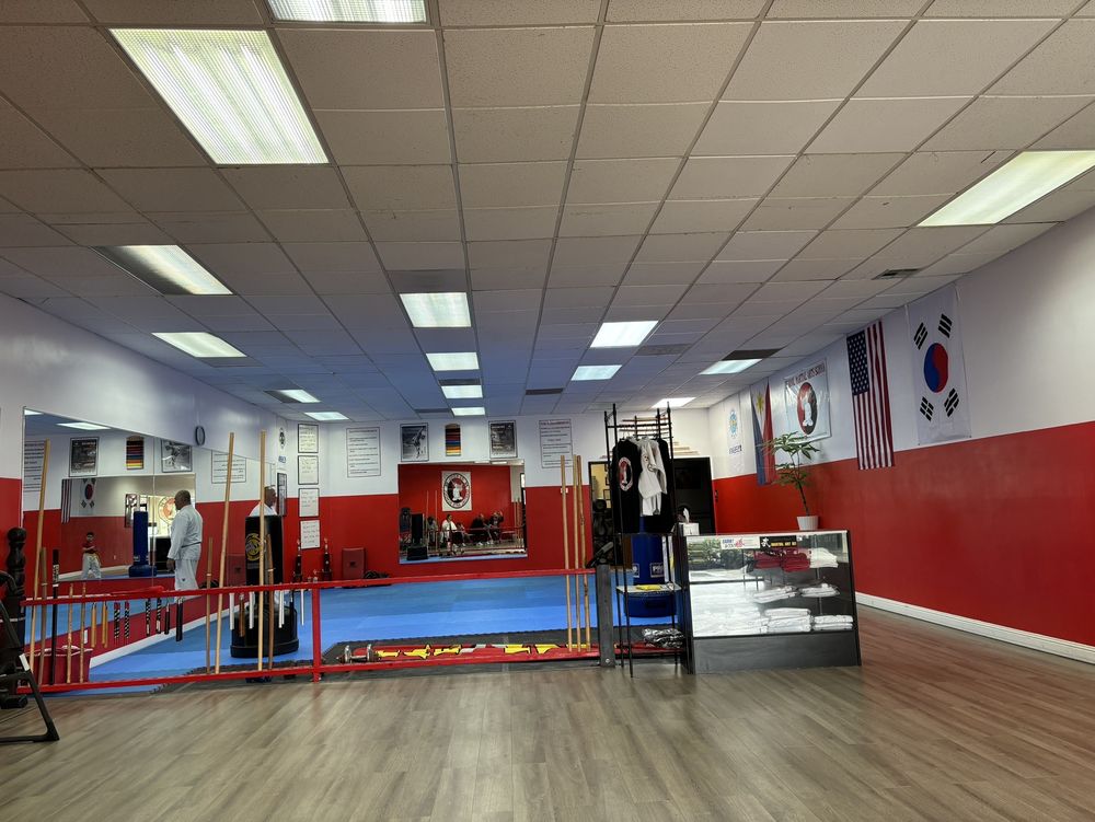 BE KOOL MARTIAL ARTS SCHOOL 10 Photos 9921 Topanga Canyon Blvd