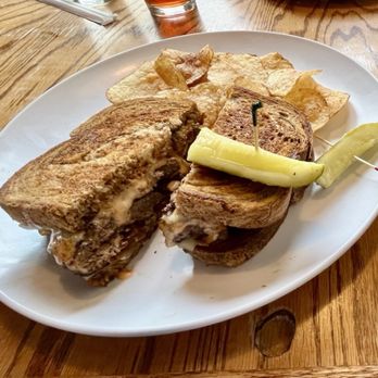 Grill 309 - Delicious patty melt - Bars Near Me - Culpeper, Virginia