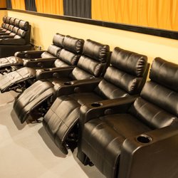 B&B Theatres - Clinton Missouri Cinema 6