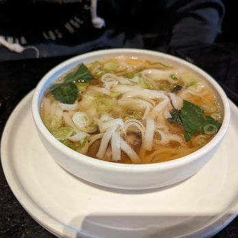 Lily - beef pho noodle soup appetizer - Vietnamese Near Me - San Francisco, California Lily - beef pho noodle soup appetizer - Vietnamese Near Me - San Francisco, California