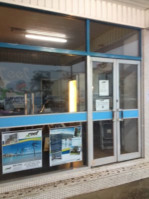 Gilligan's Hotel & Resort by null