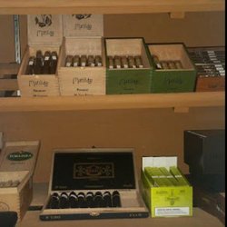 Tobacco Outlet Liquor - Untitled