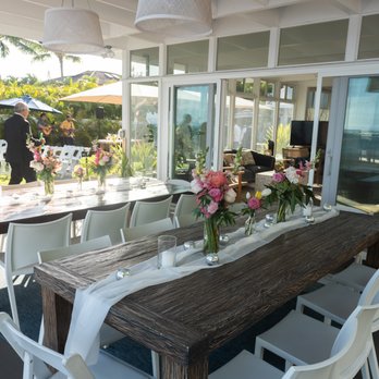 Aloha Bridal Connections - Florals: J'Adore Couture Hawaii         Photographer: Dave Miyamoto - Wedding Planning Near Me - Honolulu, Hawaii