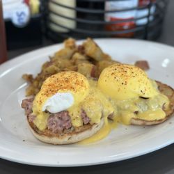 Eggs Up Grill - Founders hash Benedict