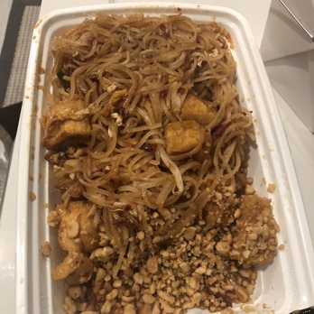 Roi Siam - Tofu pad thai - Thai Near Me - Union City, New Jersey Roi Siam - Tofu pad thai - Thai Near Me - Union City, New Jersey