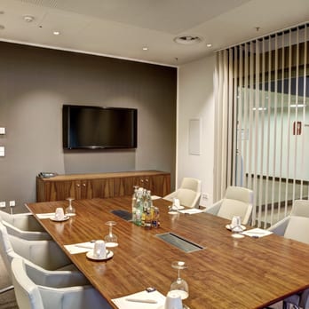 Mövenpick Restaurant Airport - Das Mövenpick Airport Conference Center am Flughafen Hamburg - Swiss Food Near Me - Hamburg, HH Mövenpick Restaurant Airport - Das Mövenpick Airport Conference Center am Flughafen Hamburg - Swiss Food Near Me - Hamburg, HH