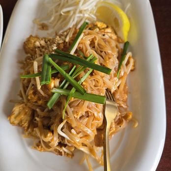 Golden Spoon - Pad Thai - Thai Near Me - Manteca, California Golden Spoon - Pad Thai - Thai Near Me - Manteca, California
