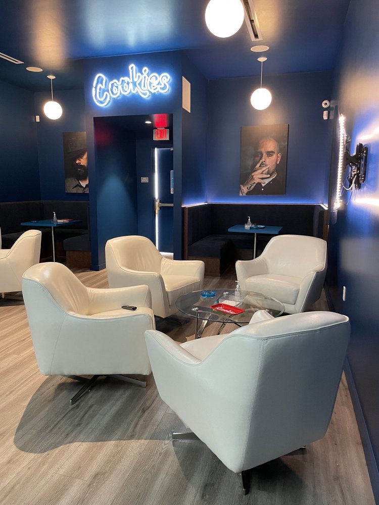 COOKIES COALINGA Updated July 2024 144 E Durian Ave, Coalinga