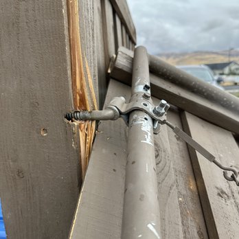 Meridian Fence - Hinge pin ripping from post. - Fences & Gates Near Me - Meridian, Idaho Meridian Fence - Hinge pin ripping from post. - Fences & Gates Near Me - Meridian, Idaho