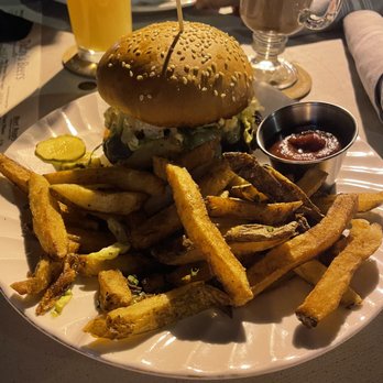 Wrecking Bar Brewpub - OG Burger - Brewpubs Near Me - Atlanta, Georgia