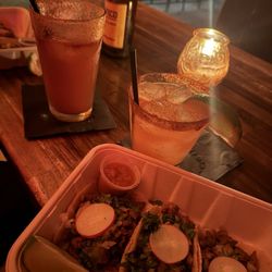 Las Perlas - Tacos, margarita, michelada