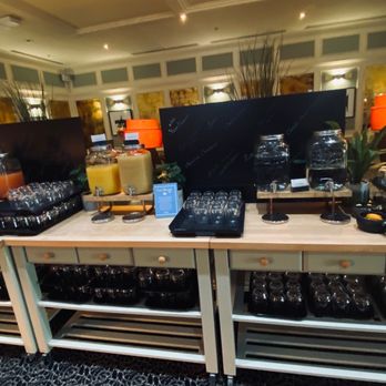 Hilton Leeds City - Breakfast buffet - juices - Hotels Near Me - Leeds, XWY