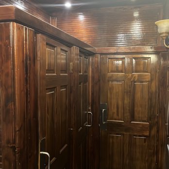 Casablanca - Woman's Bathroom - Seafood Near Me - Miami, Florida