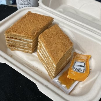 Mama Mia Pizza - Homemade Honey Cakes - Pizza Near Me - Sacramento, California Mama Mia Pizza - Homemade Honey Cakes - Pizza Near Me - Sacramento, California