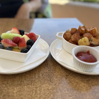 Veranda Restaurant - Fruit Cup & House Potatoes - American Near Me - San Diego, California Veranda Restaurant - Fruit Cup & House Potatoes - American Near Me - San Diego, California