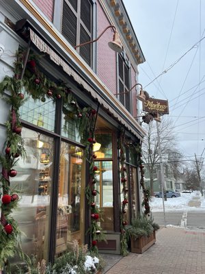 Martha's Vineyard Fine Wine & Gourmet Grocery by null