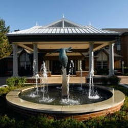 Assisted Living Locators Metro Detroit - The courtyard at a beautiful Assisted Living Community located in Riverview.