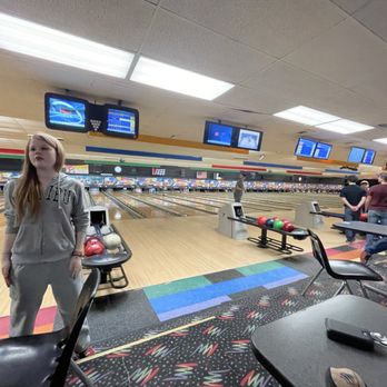 Val Lanes Recreation Center - Bowling Near Me - West Des Moines, Iowa Val Lanes Recreation Center - Bowling Near Me - West Des Moines, Iowa
