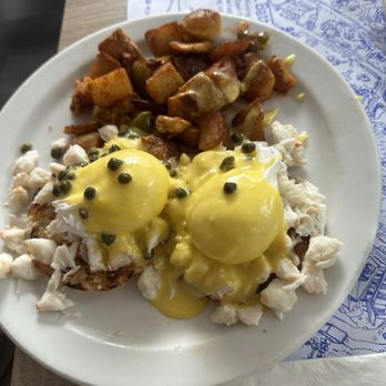 Mad Batter Restaurant & Bar - Chesapeake Bay Benedict - Bars Near Me - Cape May, New Jersey Mad Batter Restaurant & Bar - Chesapeake Bay Benedict - Bars Near Me - Cape May, New Jersey