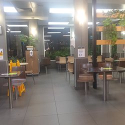 McDonald's - Interior dining