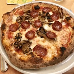 Pizzeria La Favorita - Pizza time!