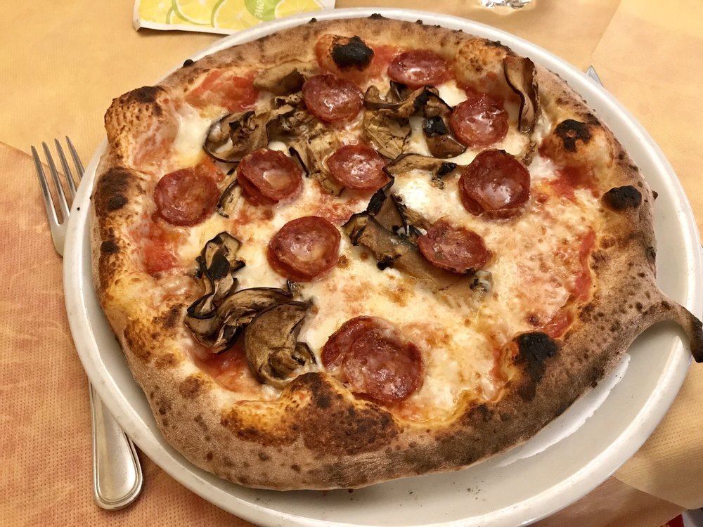 PIZZERIA LA FAVORITA Via Divisione Julia, 6, Sarego, Vicenza, Italy