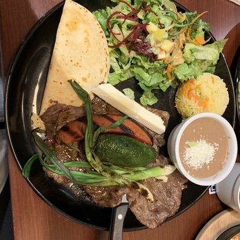 La Villa Grill & Bar - Carne asada - Mexican Near Me - Portland, Oregon