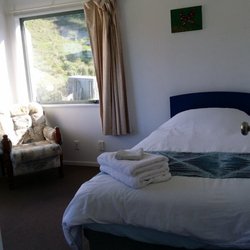Henpecked Cottage - My room :D