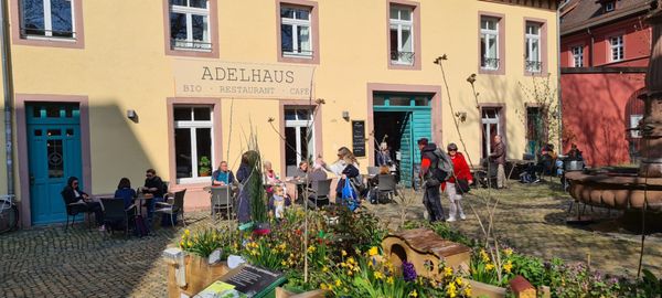 Adelhaus by null
