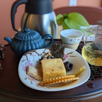 Callisto Tea House - Gong fu tea service and Asian treat plate - Tea Rooms Near Me - Pasadena, California