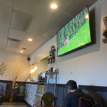 Pho 175 - Cute nature and animal videos on the tv - Vietnamese Near Me - Woodinville, Washington Pho 175 - Cute nature and animal videos on the tv - Vietnamese Near Me - Woodinville, Washington