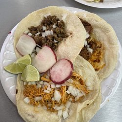 Tacos El Rey - Carne asada, pollo, barbacoa tacos