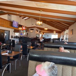 Stefano's Family Restaurant - Dining room