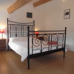Les Hiboux - Le chambre dans le gite avec piscine et jardin pour des vacances