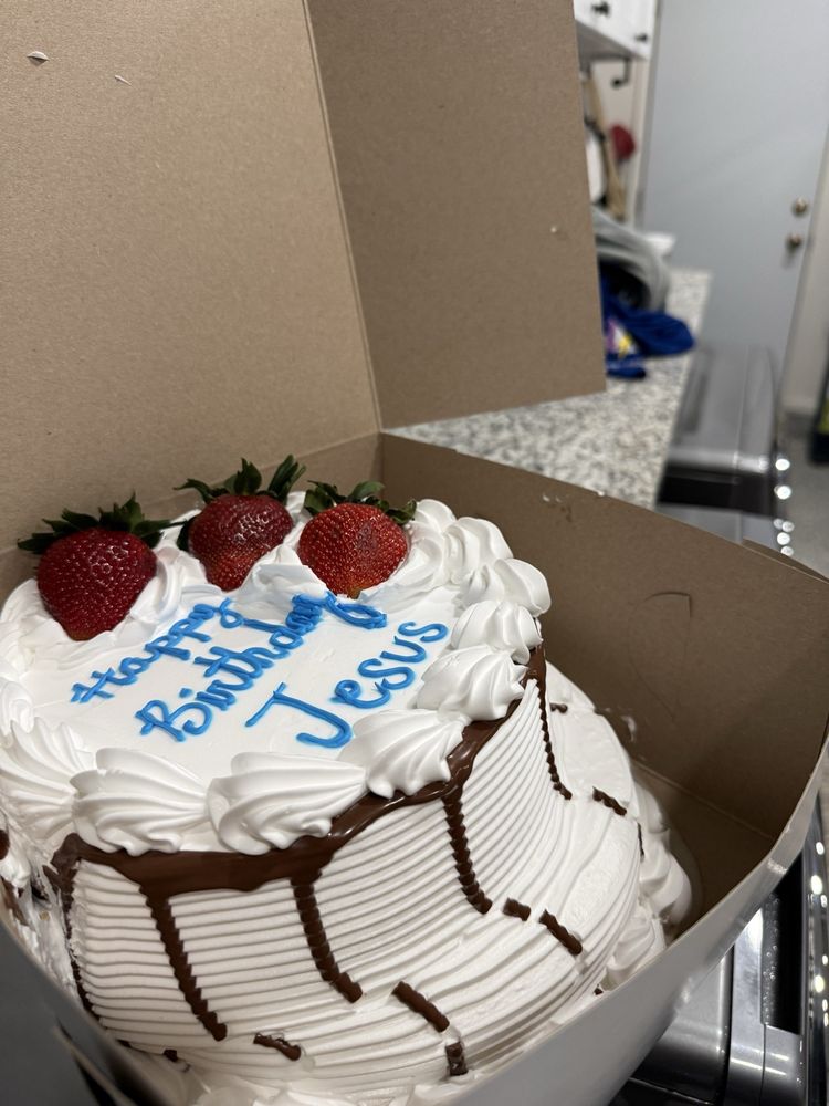 Evelyn’s Bakery Logo