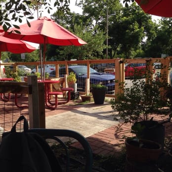 Mi Madre's Restaurant - Pretty patio - Tex-Mex Near Me - Austin, Texas