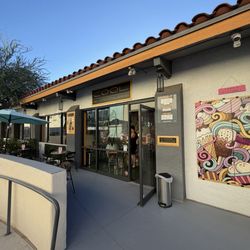 Cool Gelato Italiano - Front patio