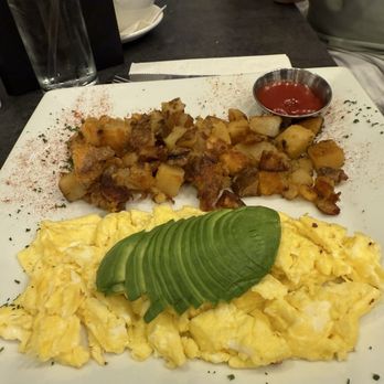 Franklin & Phoebe Brunchery - Hungry Farmer Skillet - Breakfast & Brunch Near Me - Franklin Square, New York Franklin & Phoebe Brunchery - Hungry Farmer Skillet - Breakfast & Brunch Near Me - Franklin Square, New York