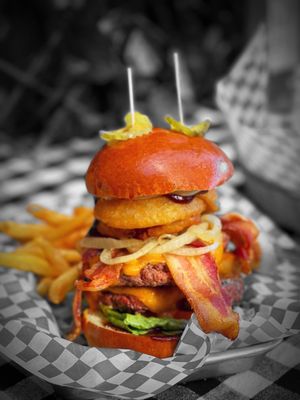 7 Mile House Sports Bar & Grill by null